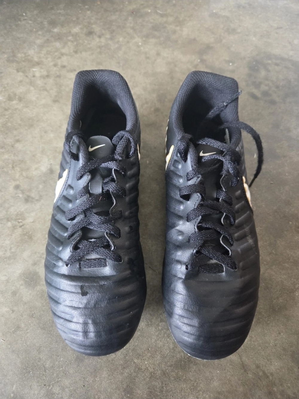 Nike JR Tiempo RIO IV FG Black Soccer Cleats 897731-002 Youth Size 3Y